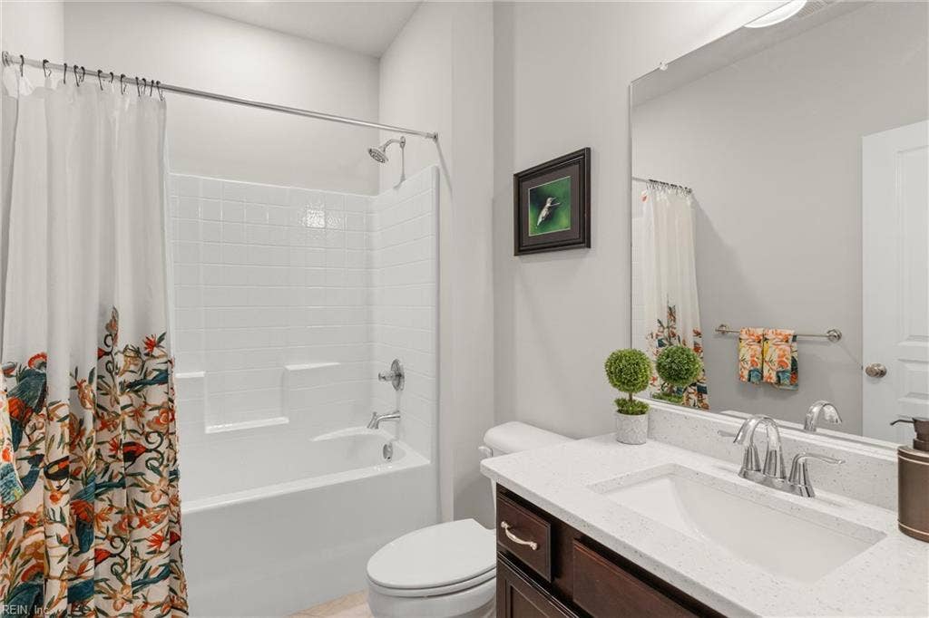Downstairs full bath