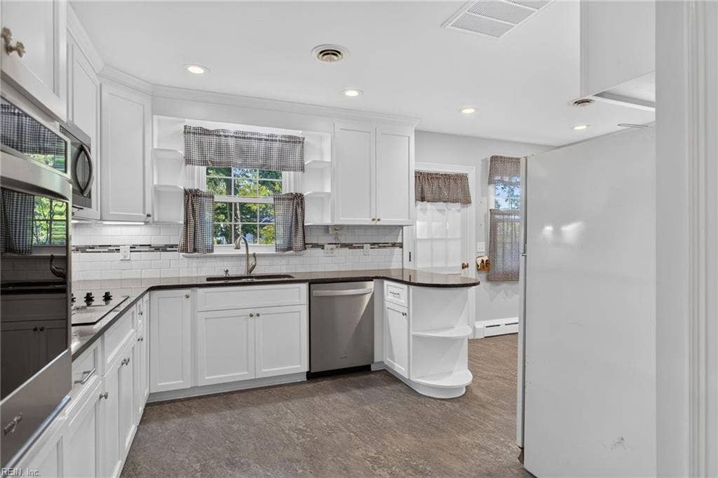 627 Dogwood Lane, Forest Hills, Suffolk, VA 23434 627 Dogwood Lane, Forest Hills, Suffolk, VA 23434
