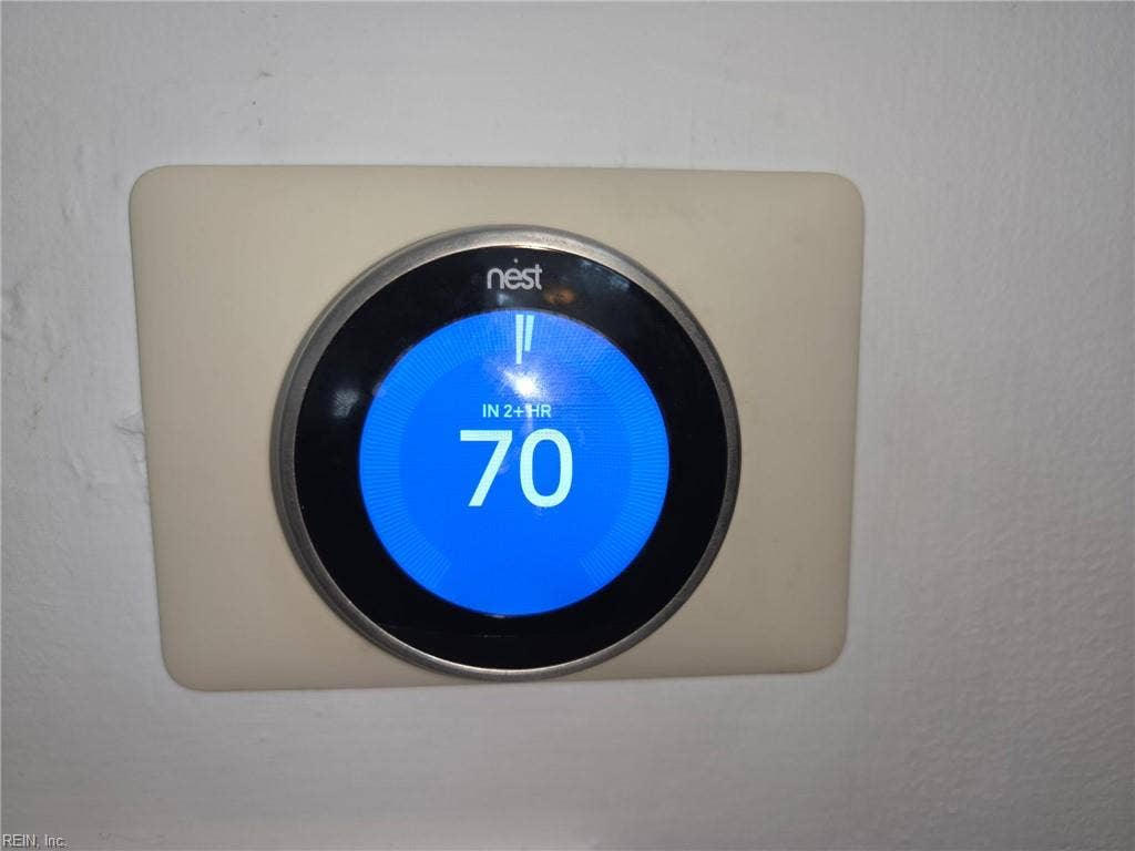 5112 Heathglen Circle, Woodbridge Condos, Virginia Beach, VA 23456 THERMOSTAT