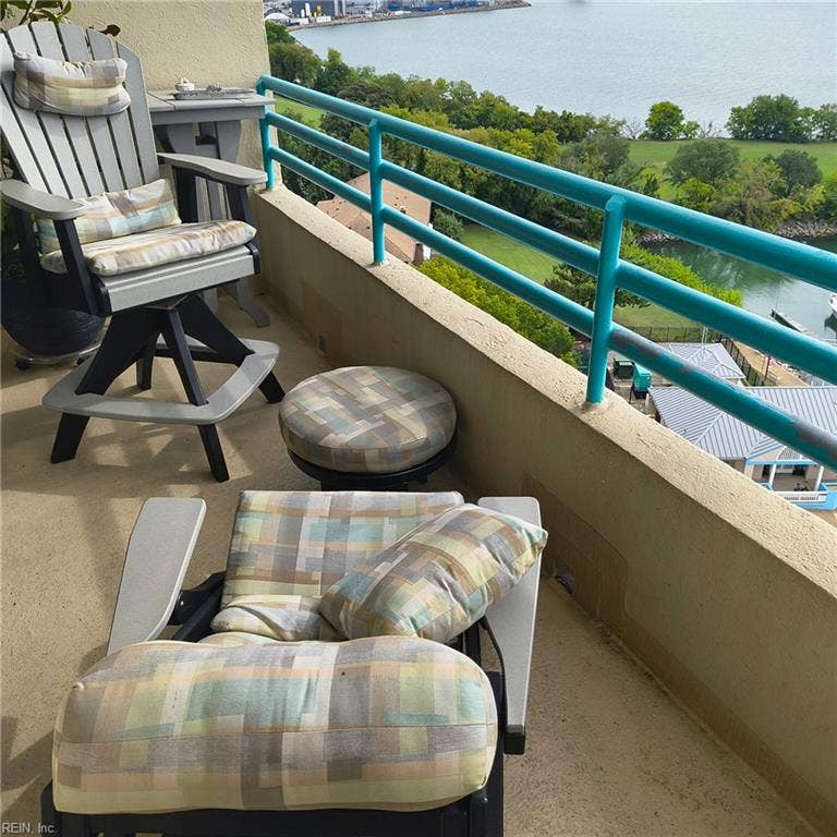 7501 River Road, #11D, Newport News, VA 23607