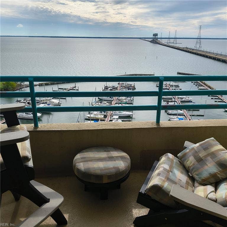 7501 River Road, #11D, Newport News, VA 23607