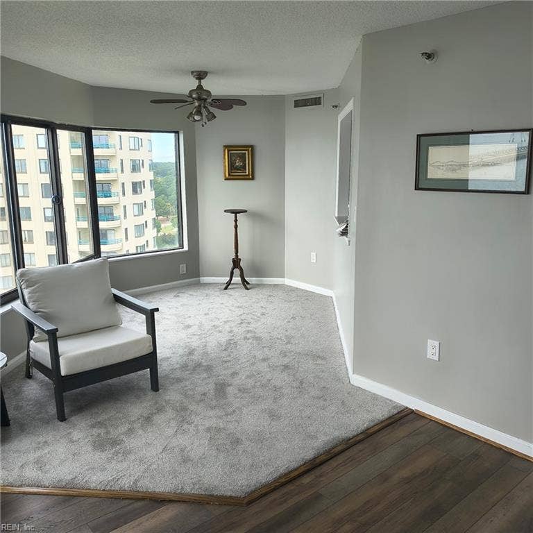 7501 River Road, #11D, Newport News, VA 23607