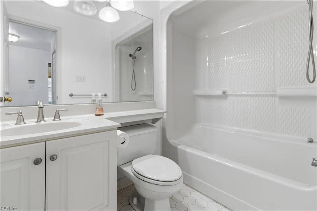 723 Ironwood Drive, Eagle Sound, Yorktown, VA 23693