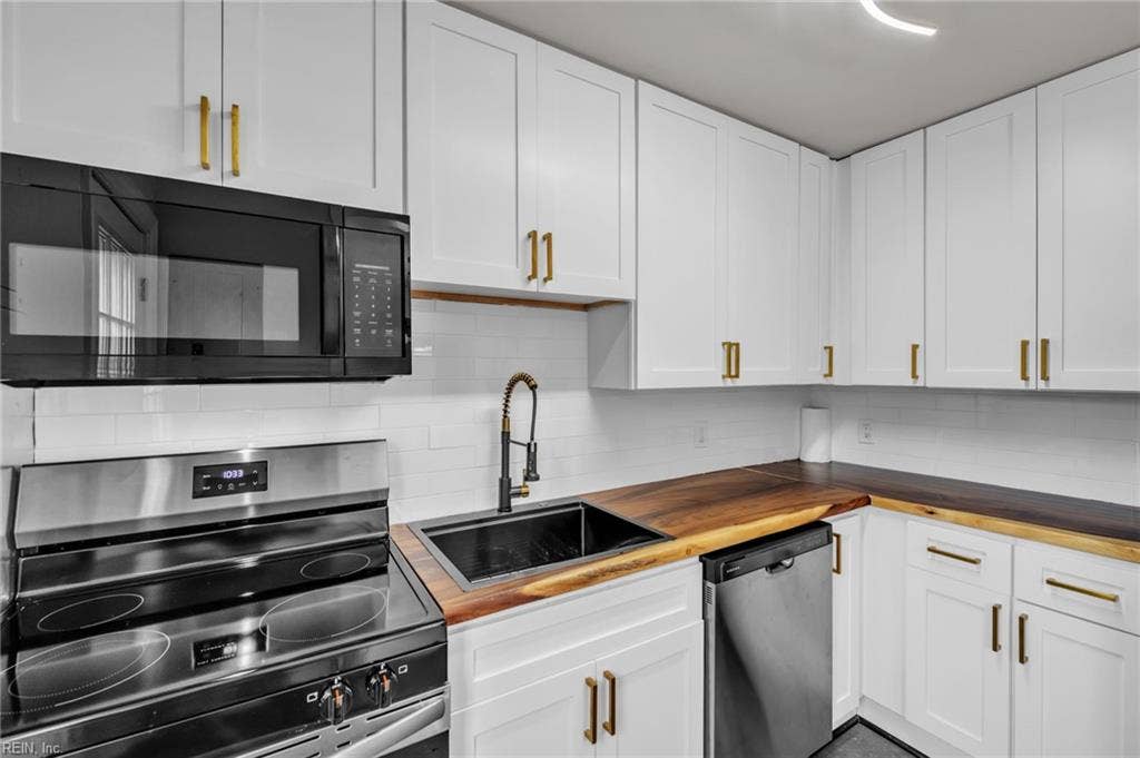 418 Alleghany Road Road, Hampton, VA 23661