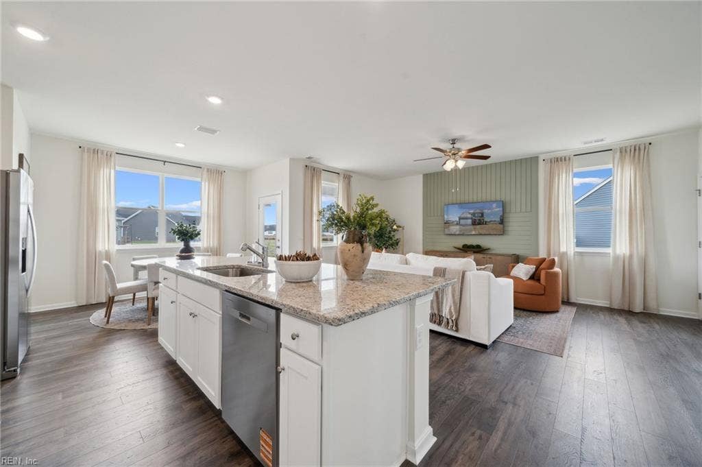 5106 Duxbury Road, Suffolk, VA 23435 5106 Duxbury Road, Suffolk, VA 23435