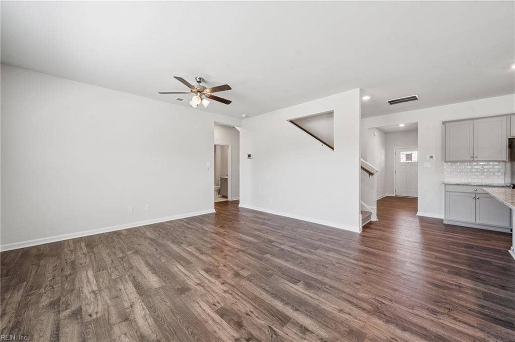 1026 Eastport Place, Suffolk, VA 23435 1026 Eastport Place, Suffolk, VA 23435