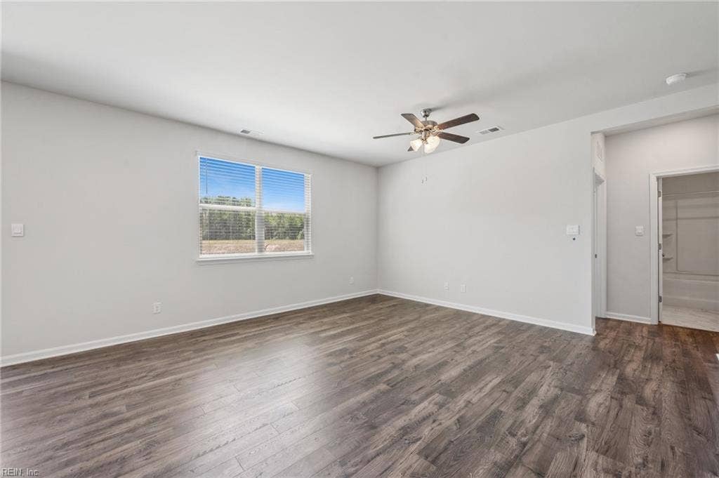 1026 Eastport Place, Suffolk, VA 23435 1026 Eastport Place, Suffolk, VA 23435