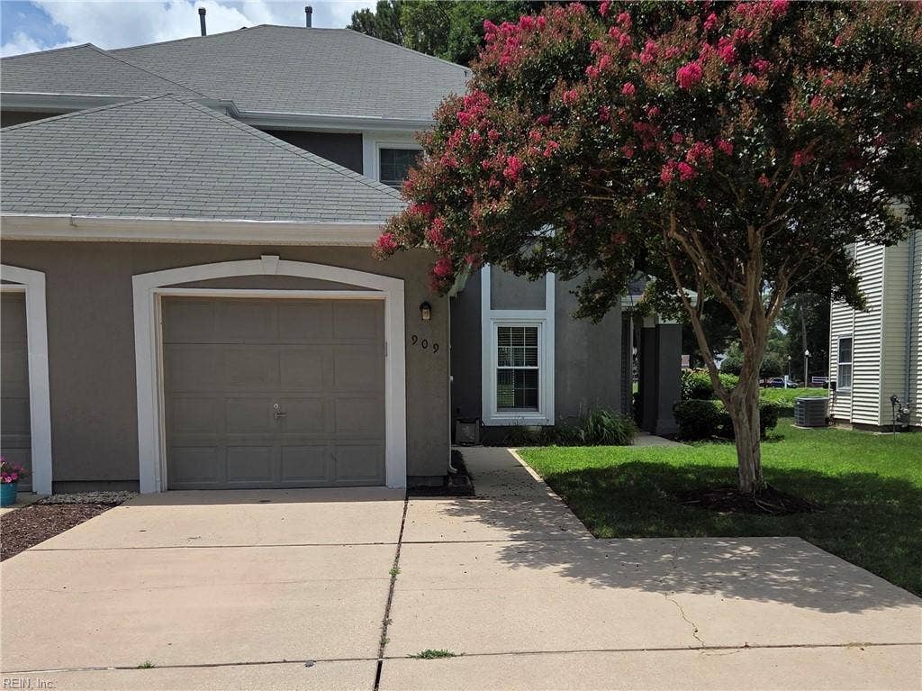 909 Willow Point, Newport News, VA 23602 909 Willow Point, Newport News, VA 23602