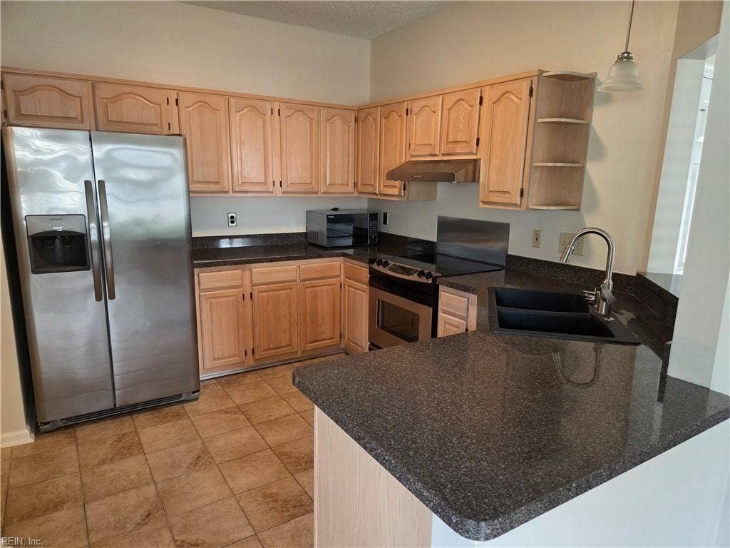909 Willow Point, Newport News, VA 23602 909 Willow Point, Newport News, VA 23602