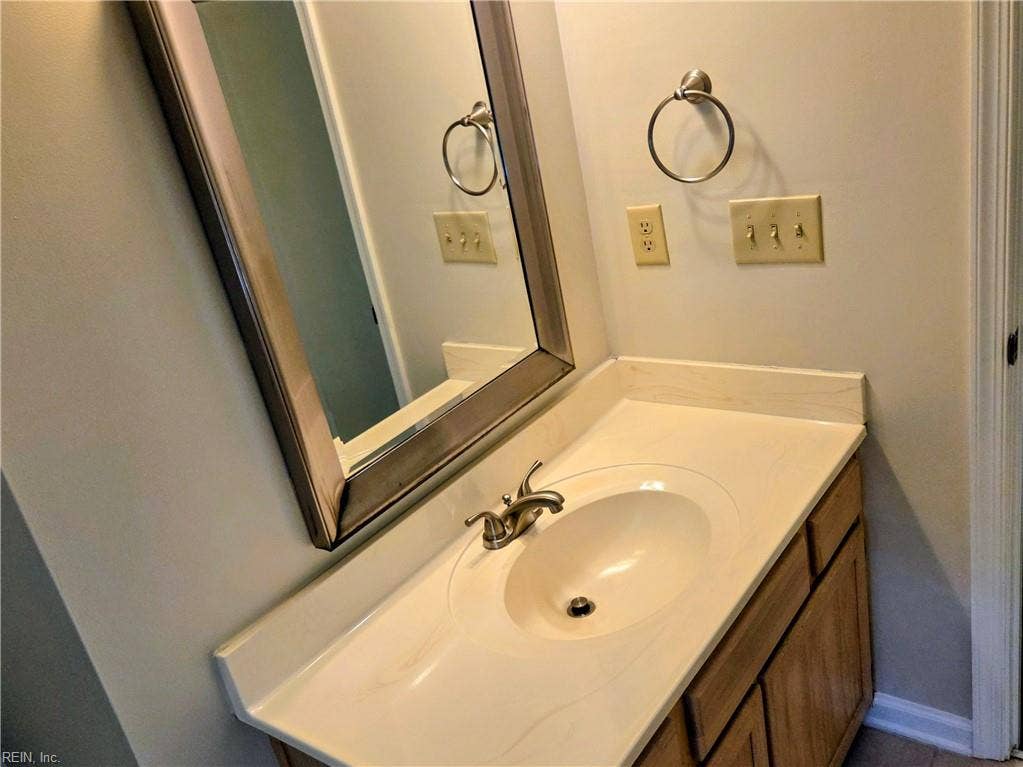 909 Willow Point, Newport News, VA 23602 909 Willow Point, Newport News, VA 23602