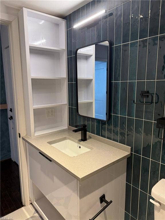 1 E Plume Street, #1, Downtown, Norfolk, VA 23510 Bathroom
