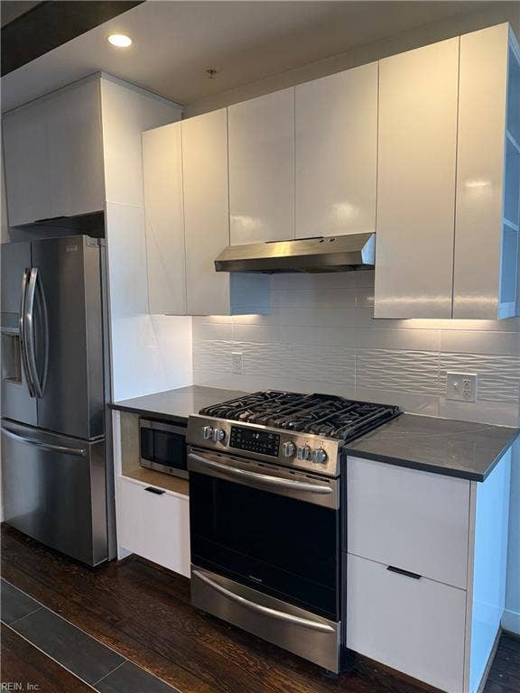 1 E Plume Street, #1, Downtown, Norfolk, VA 23510 Kitchen