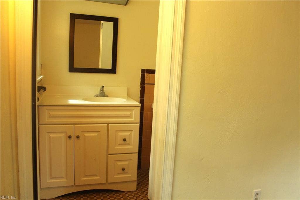 1805 Broadstreet Road, Windsor Terr., Hampton, VA 23666 1805 Broadstreet Road, Windsor Terr., Hampton, VA 23666