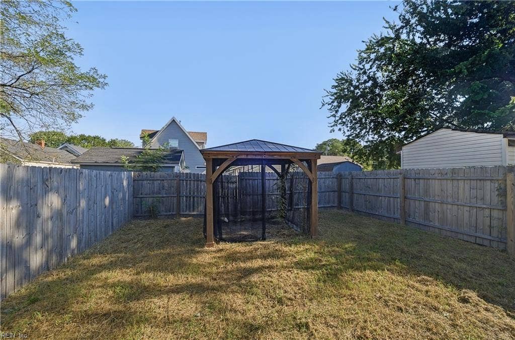 1304 West Avenue, Hampton, VA 23669