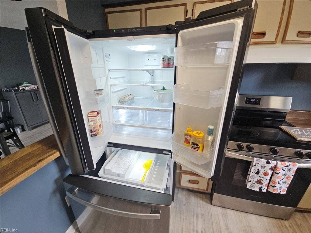 Stainless steel french door refrigerator will convey