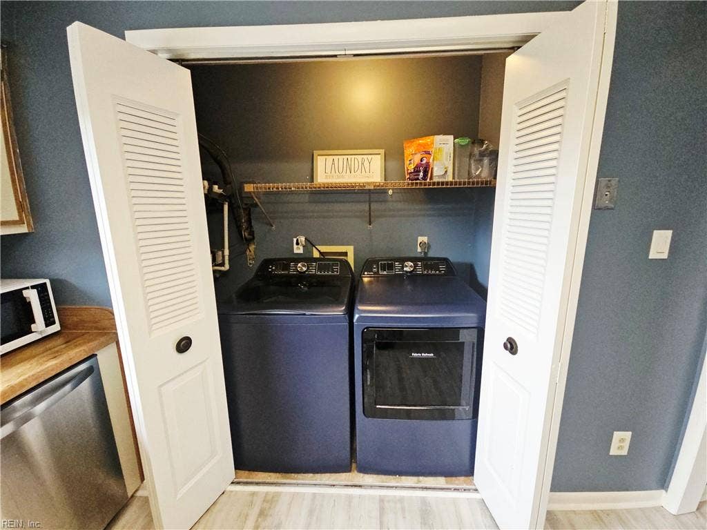 Upgraded matching washer and dryer will convey.