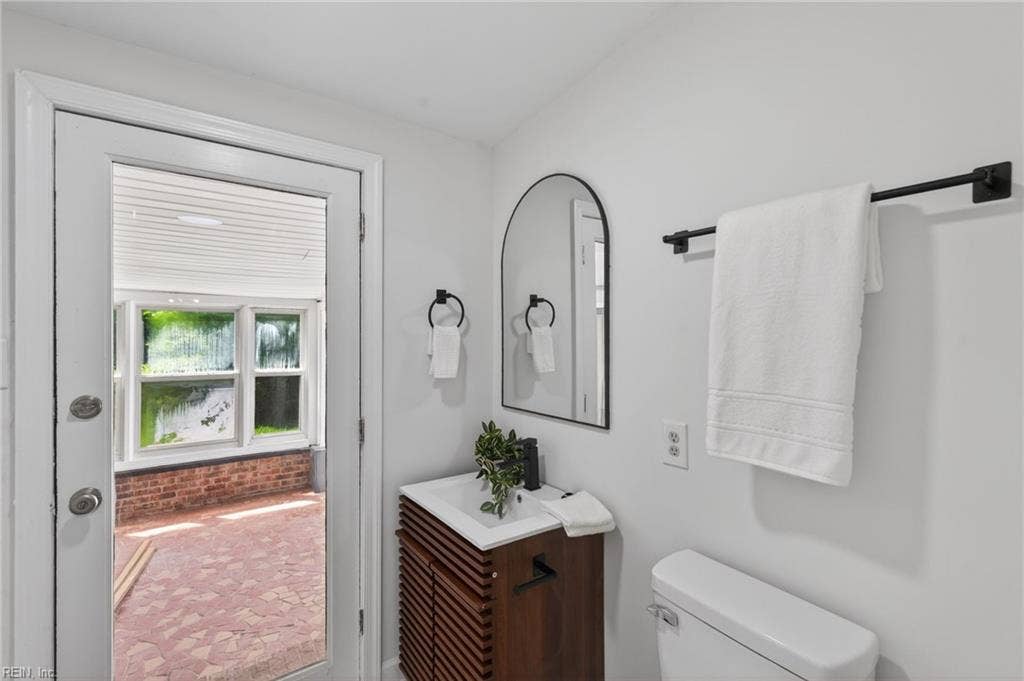 404 Eisenhower Circle, Portsmouth, VA 23701