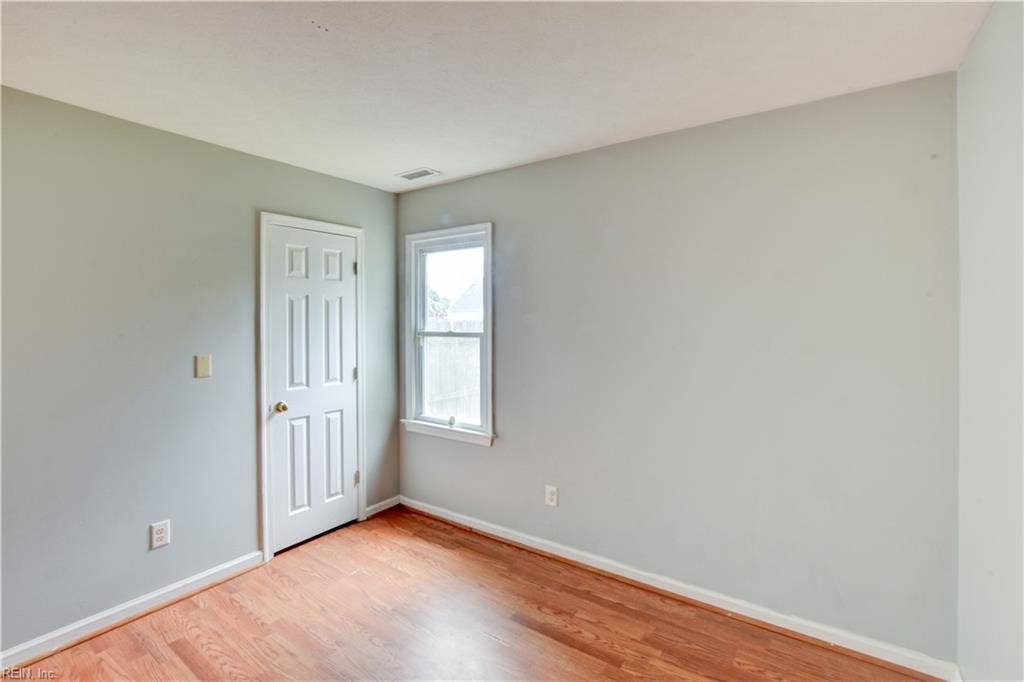 144 Lane Crescent, Smithfield, VA 23430 144 Lane Crescent, Smithfield, VA 23430