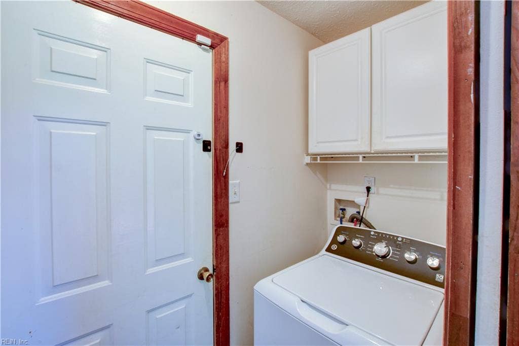 144 Lane Crescent, Smithfield, VA 23430 144 Lane Crescent, Smithfield, VA 23430