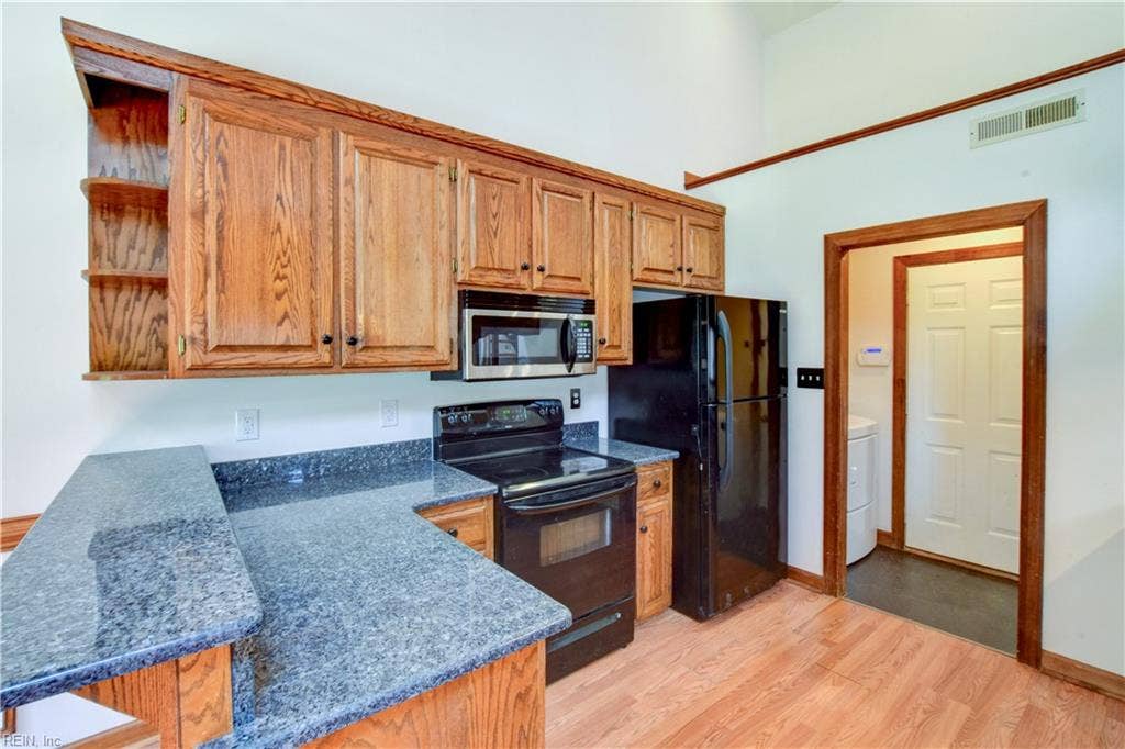 144 Lane Crescent, Smithfield, VA 23430 144 Lane Crescent, Smithfield, VA 23430