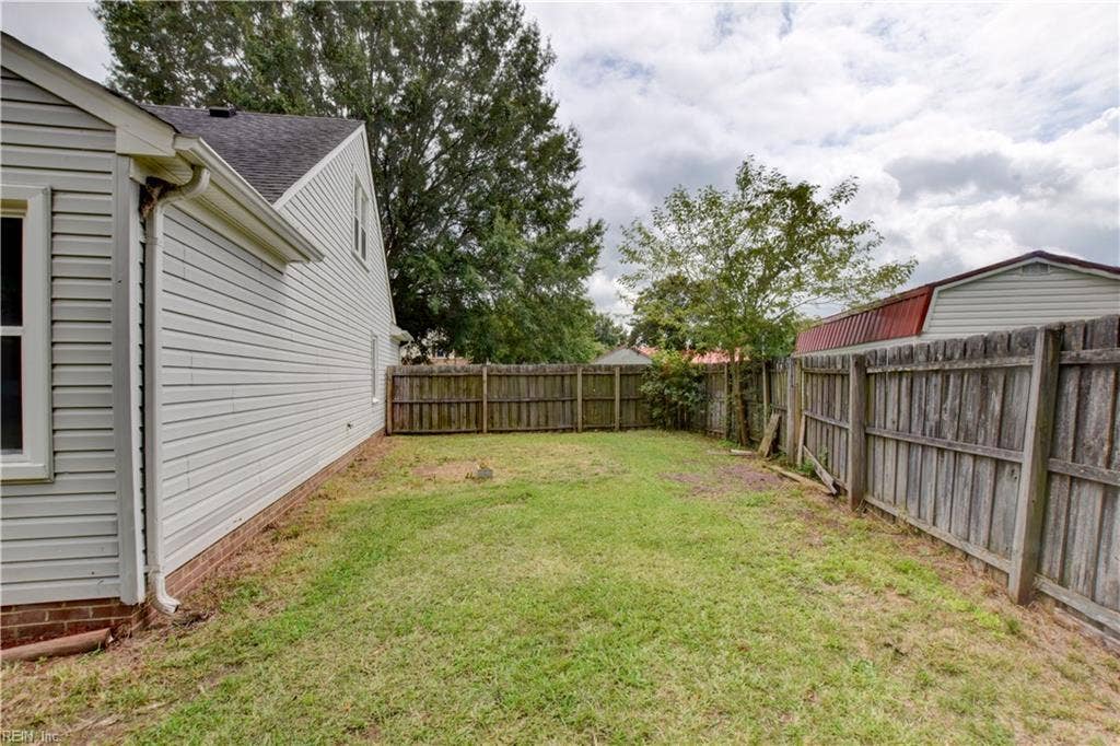 144 Lane Crescent, Smithfield, VA 23430 144 Lane Crescent, Smithfield, VA 23430