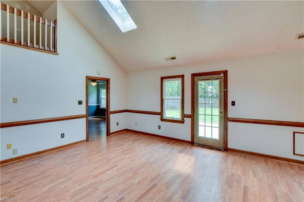 144 Lane Crescent, Smithfield, VA 23430 144 Lane Crescent, Smithfield, VA 23430