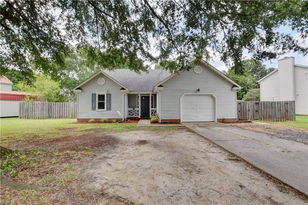 144 Lane Crescent, Smithfield, VA 23430 144 Lane Crescent, Smithfield, VA 23430