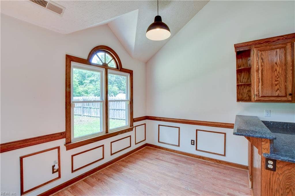 144 Lane Crescent, Smithfield, VA 23430 144 Lane Crescent, Smithfield, VA 23430