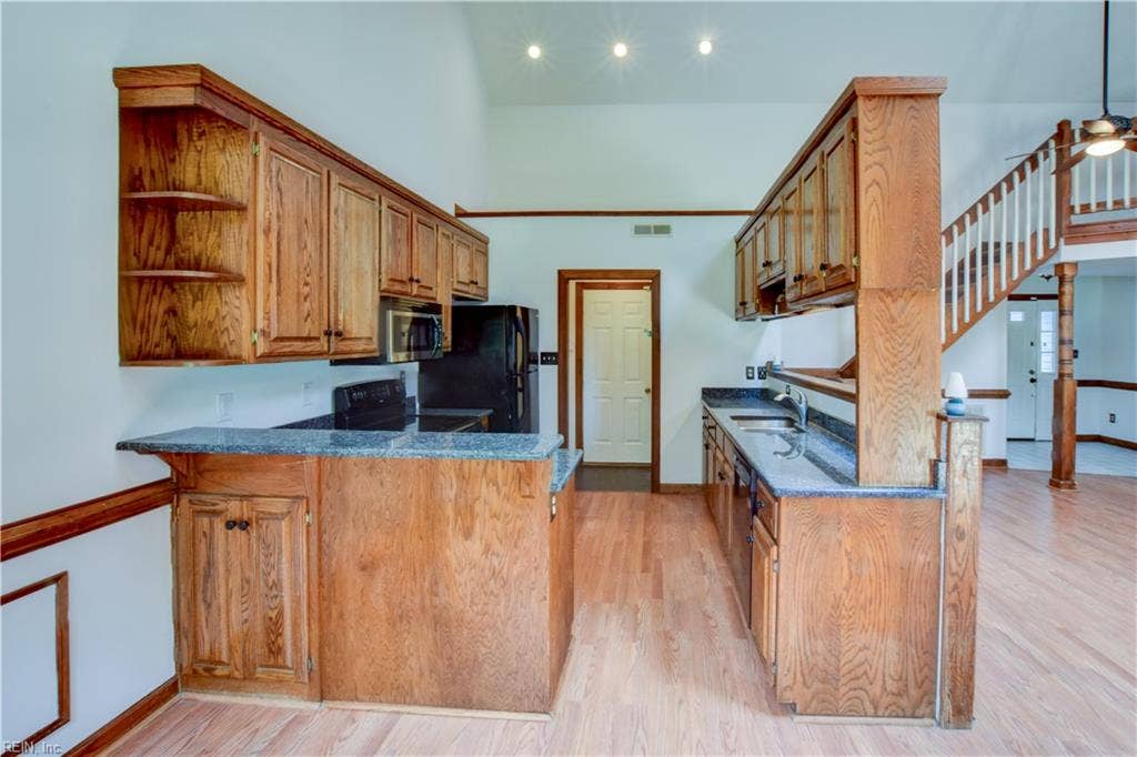 144 Lane Crescent, Smithfield, VA 23430 144 Lane Crescent, Smithfield, VA 23430