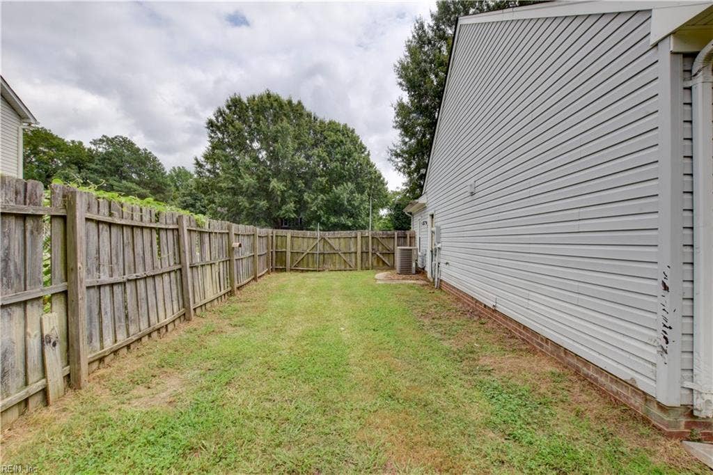 144 Lane Crescent, Smithfield, VA 23430 144 Lane Crescent, Smithfield, VA 23430