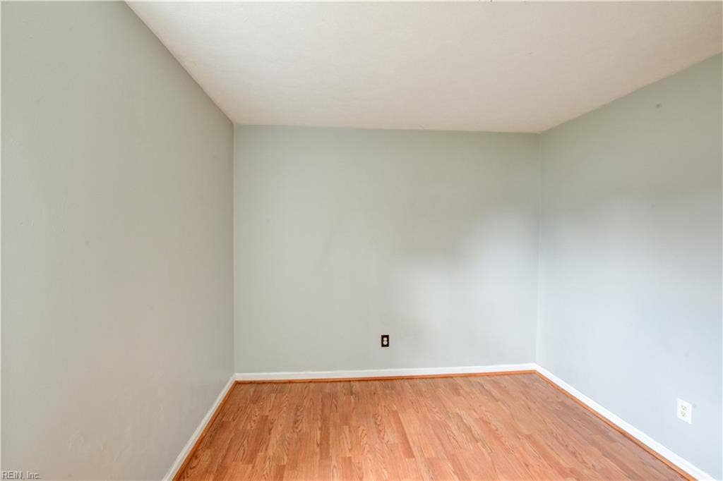 144 Lane Crescent, Smithfield, VA 23430 144 Lane Crescent, Smithfield, VA 23430