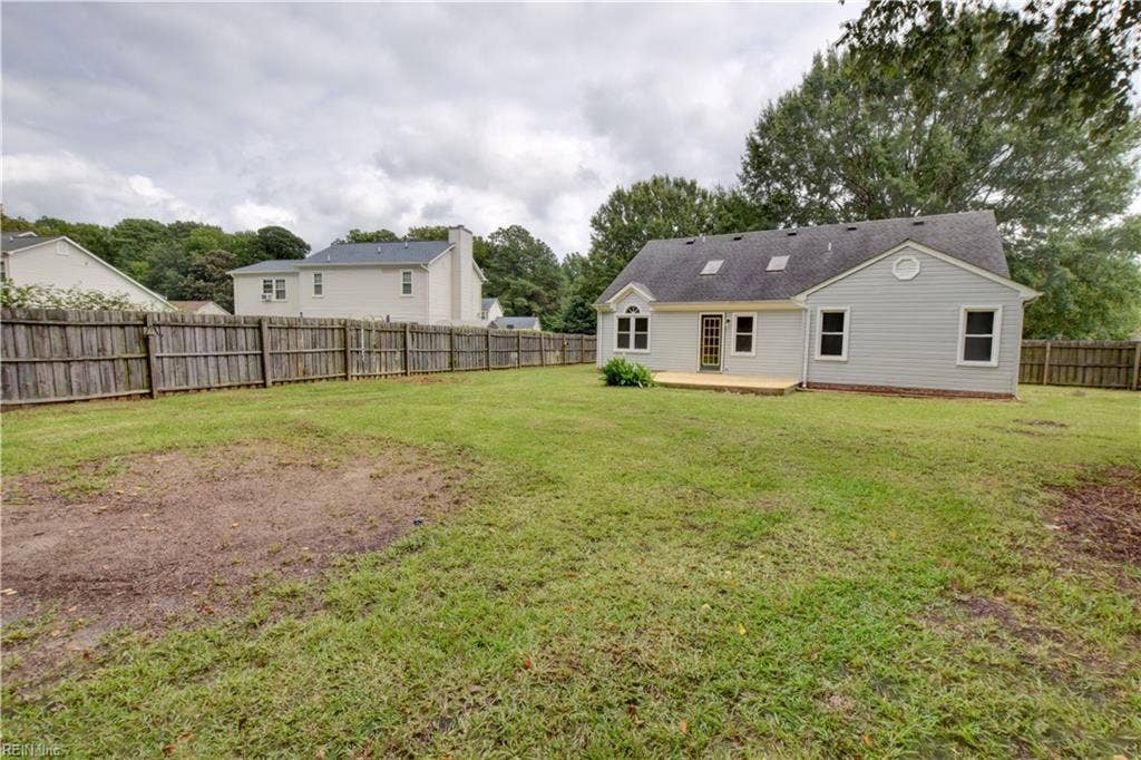 144 Lane Crescent, Smithfield, VA 23430 144 Lane Crescent, Smithfield, VA 23430