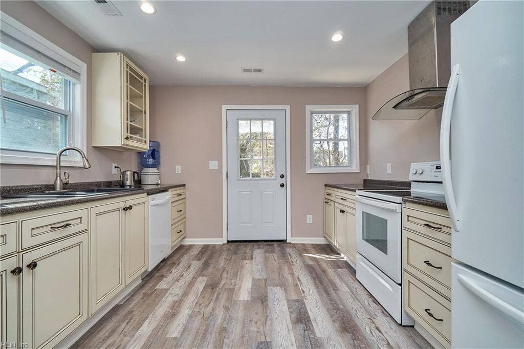 9533 11th Bay Street, #B, East Ocean View, Norfolk, VA 23519 9533 11th Bay Street, #B, East Ocean View, Norfolk, VA 23519