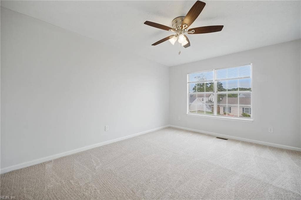 10 Harrogate Lane, Hampton, VA 23666 10 Harrogate Lane, Hampton, VA 23666