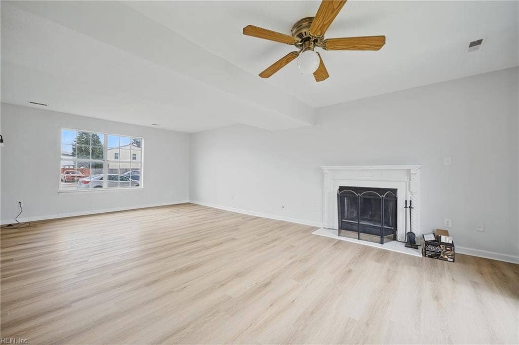 10 Harrogate Lane, Hampton, VA 23666 10 Harrogate Lane, Hampton, VA 23666