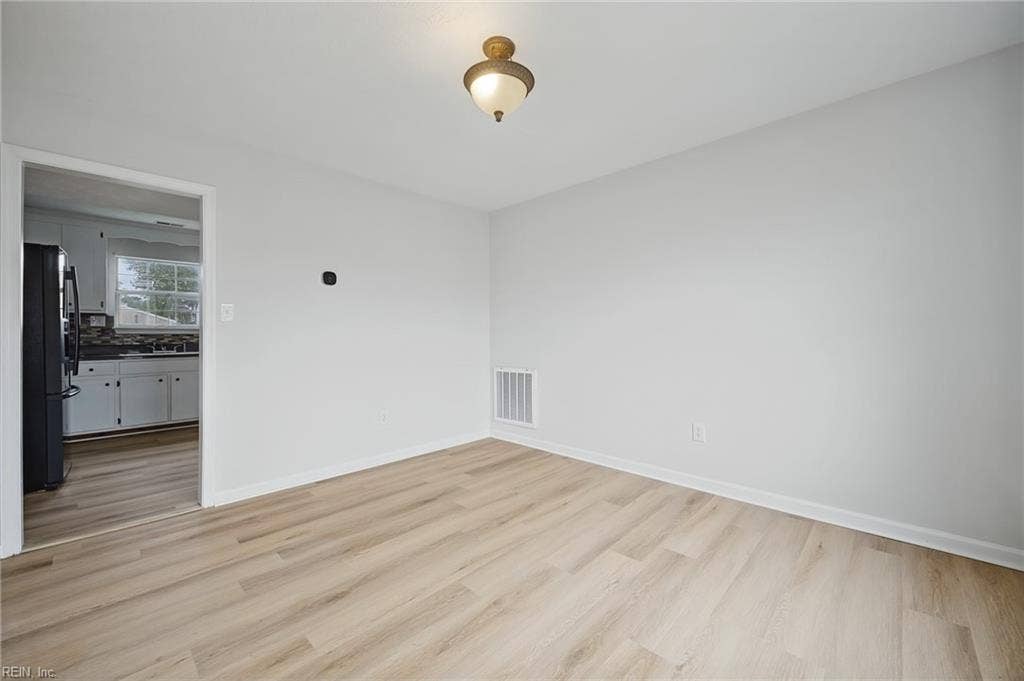 10 Harrogate Lane, Hampton, VA 23666 10 Harrogate Lane, Hampton, VA 23666