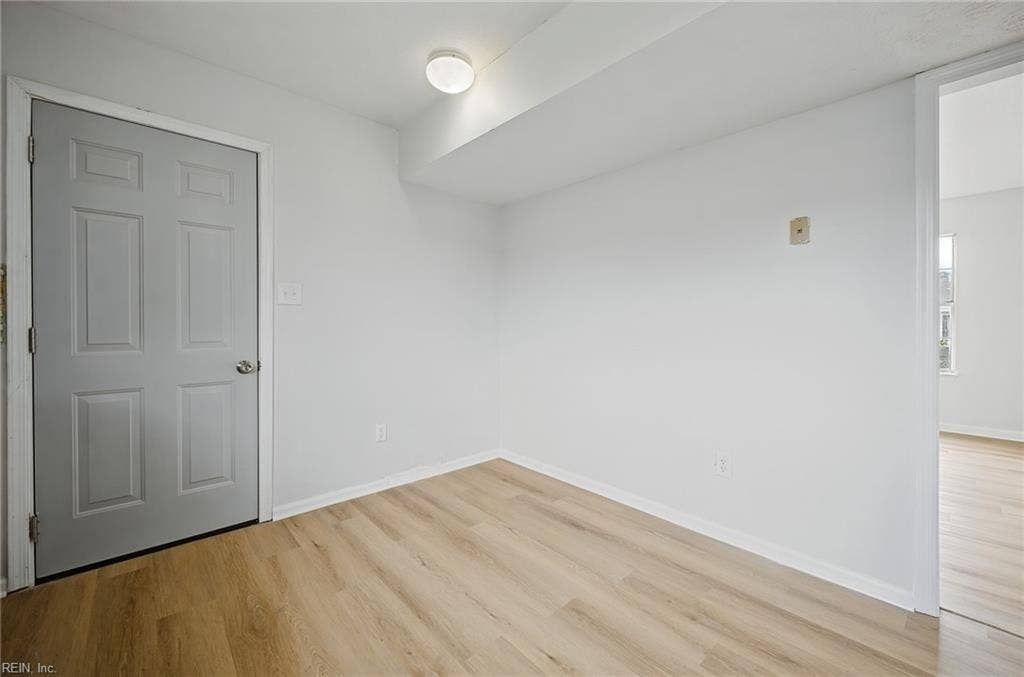 10 Harrogate Lane, Hampton, VA 23666 10 Harrogate Lane, Hampton, VA 23666