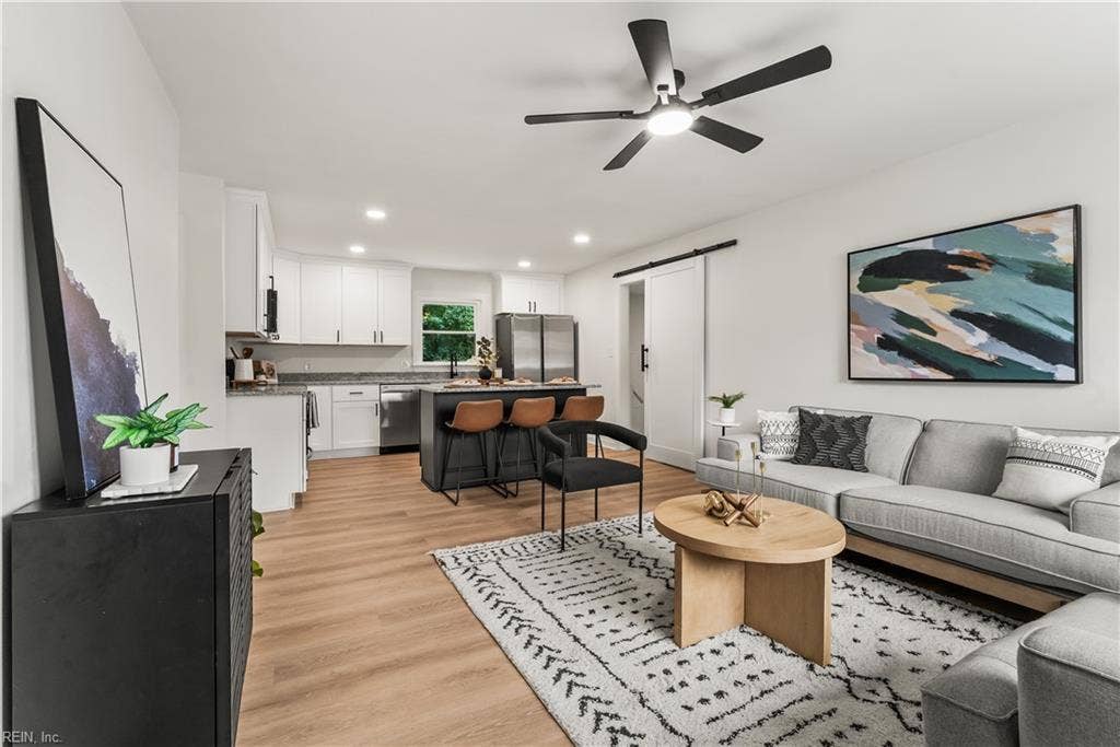 138 W Royce Drive, Chesapeake, VA 23322 138 W Royce Drive, Chesapeake, VA 23322