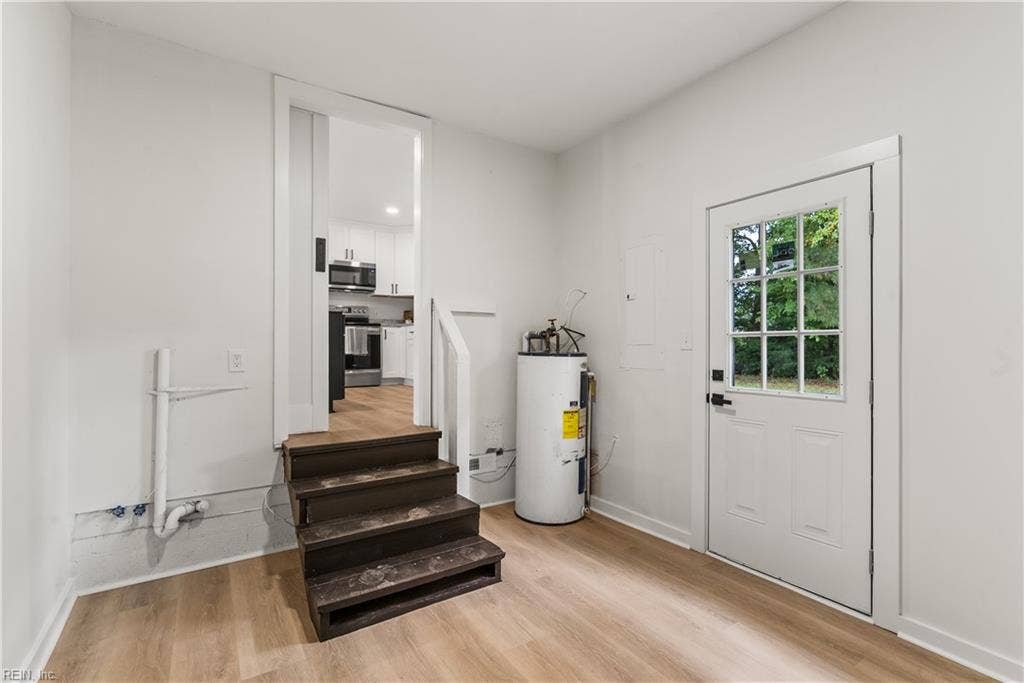 138 W Royce Drive, Chesapeake, VA 23322 138 W Royce Drive, Chesapeake, VA 23322
