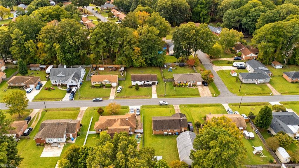 138 W Royce Drive, Chesapeake, VA 23322 138 W Royce Drive, Chesapeake, VA 23322