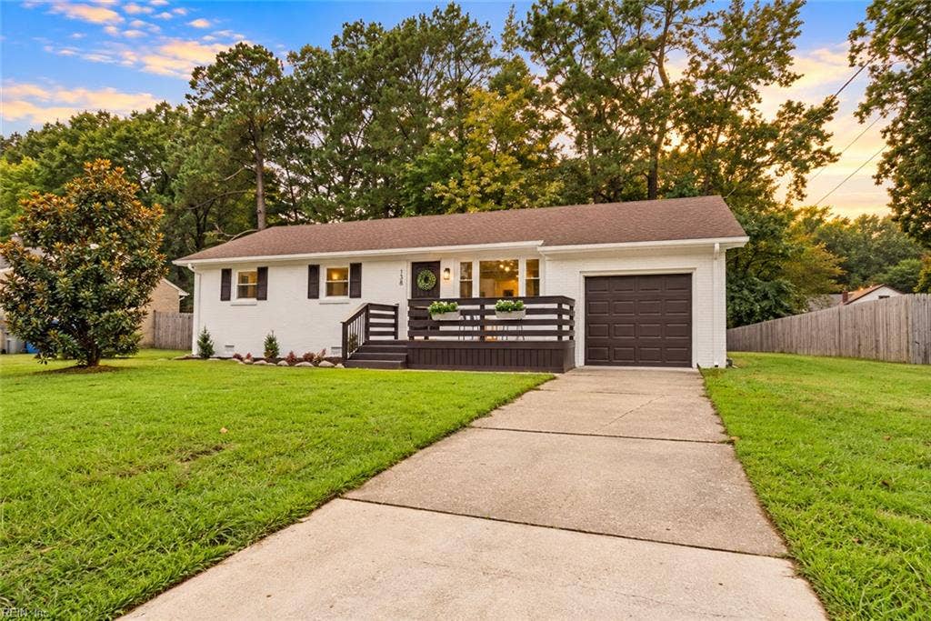 138 W Royce Drive, Chesapeake, VA 23322 138 W Royce Drive, Chesapeake, VA 23322