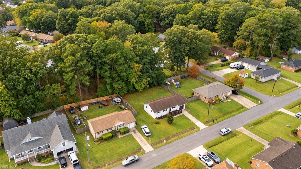 138 W Royce Drive, Chesapeake, VA 23322 138 W Royce Drive, Chesapeake, VA 23322