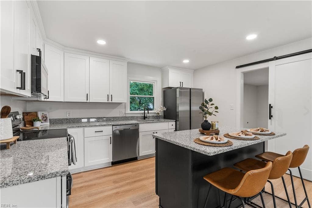 138 W Royce Drive, Chesapeake, VA 23322 138 W Royce Drive, Chesapeake, VA 23322