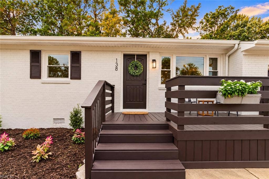 138 W Royce Drive, Chesapeake, VA 23322 138 W Royce Drive, Chesapeake, VA 23322