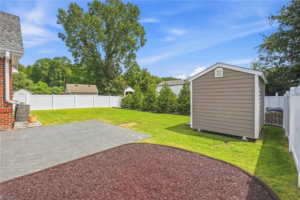 522 Bells Hollow Court, Bells Hollow Estates, Chesapeake, VA 23322
