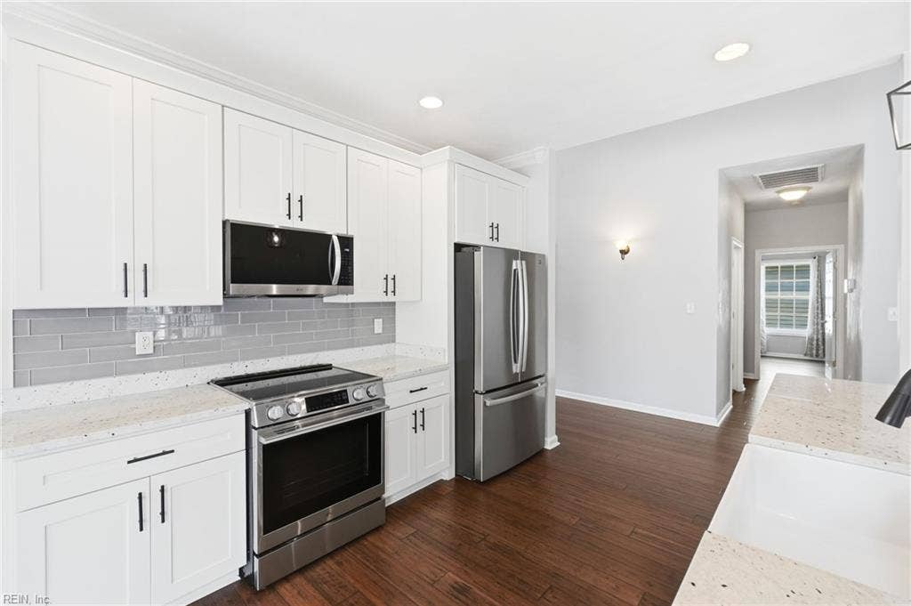 522 Bells Hollow Court, Bells Hollow Estates, Chesapeake, VA 23322