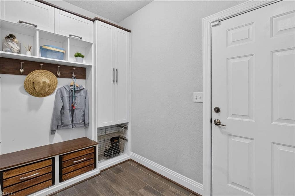 2044 Quincy Way, Virginia Beach, VA 23456