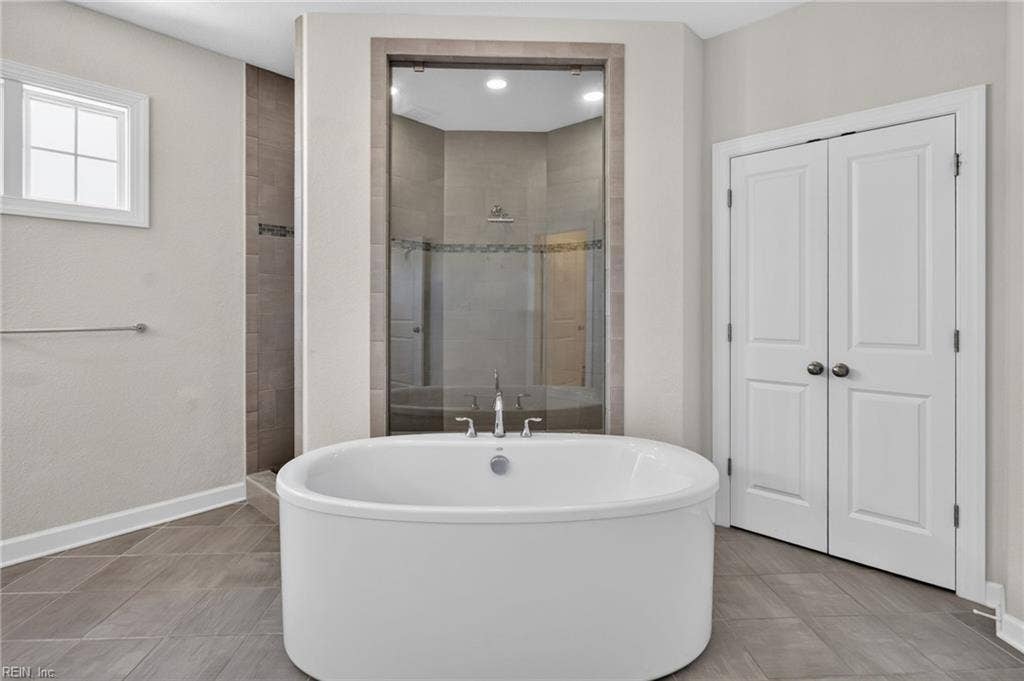 2044 Quincy Way, Virginia Beach, VA 23456