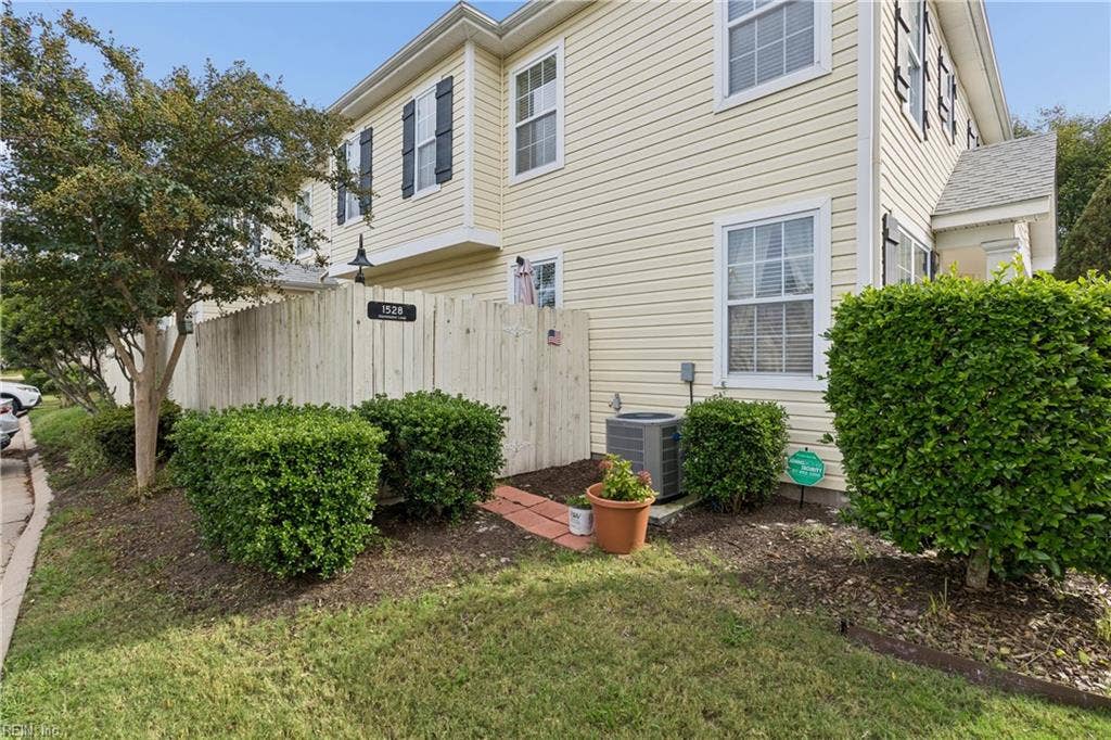 1528 Hambledon Loop, Chesapeake, VA 23320 1528 Hambledon Loop, Chesapeake, VA 23320