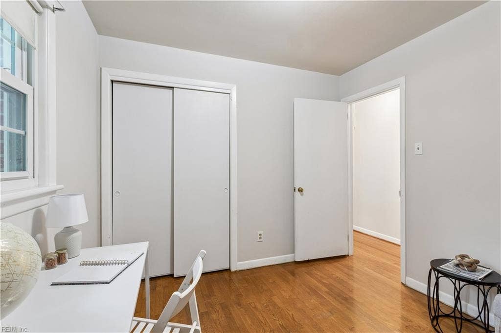 214 Greenland Dr, Smithville Terrace, Yorktown, VA 23693 1st bedroom